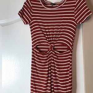 Stripped t-shirt dress with front cut out